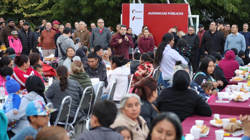 Llevan Lalo y Lucy servicios y programas a La Esperanza