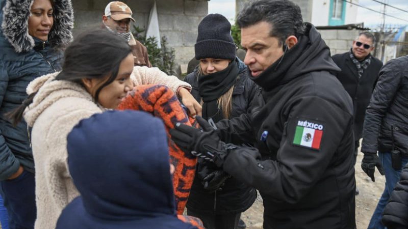 Distribuyen Municipio y DIF Victoria apoyos invernales