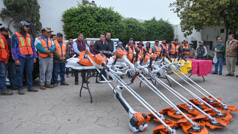 Refuerza Municipio equipo de servicios públicos para seguir embelleciendo la Capital