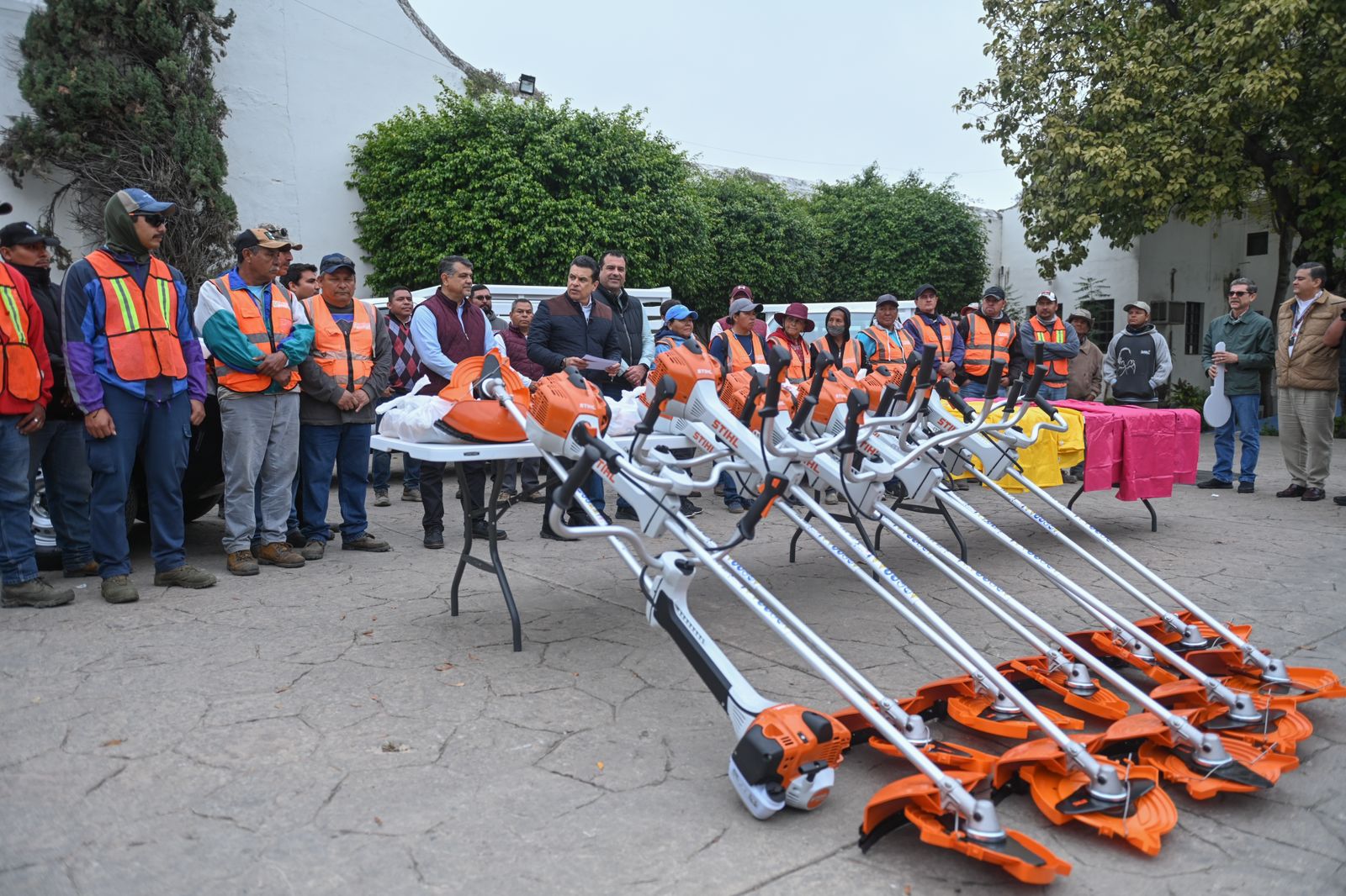 Refuerza Municipio equipo de servicios públicos para seguir embelleciendo la Capital