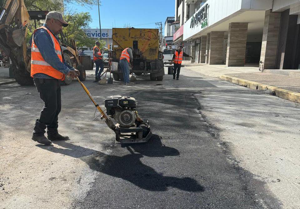 Rehabilita Municipio 510 metros más de asfalto dañado
