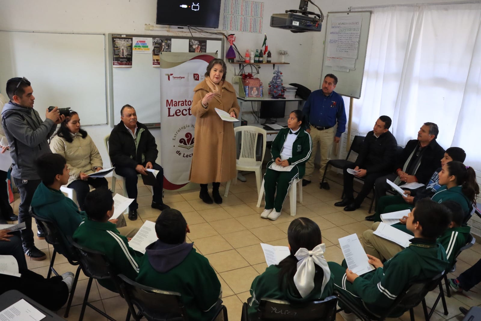 Realizan Maratón por la Lectura en el Día Internacional de la Educación