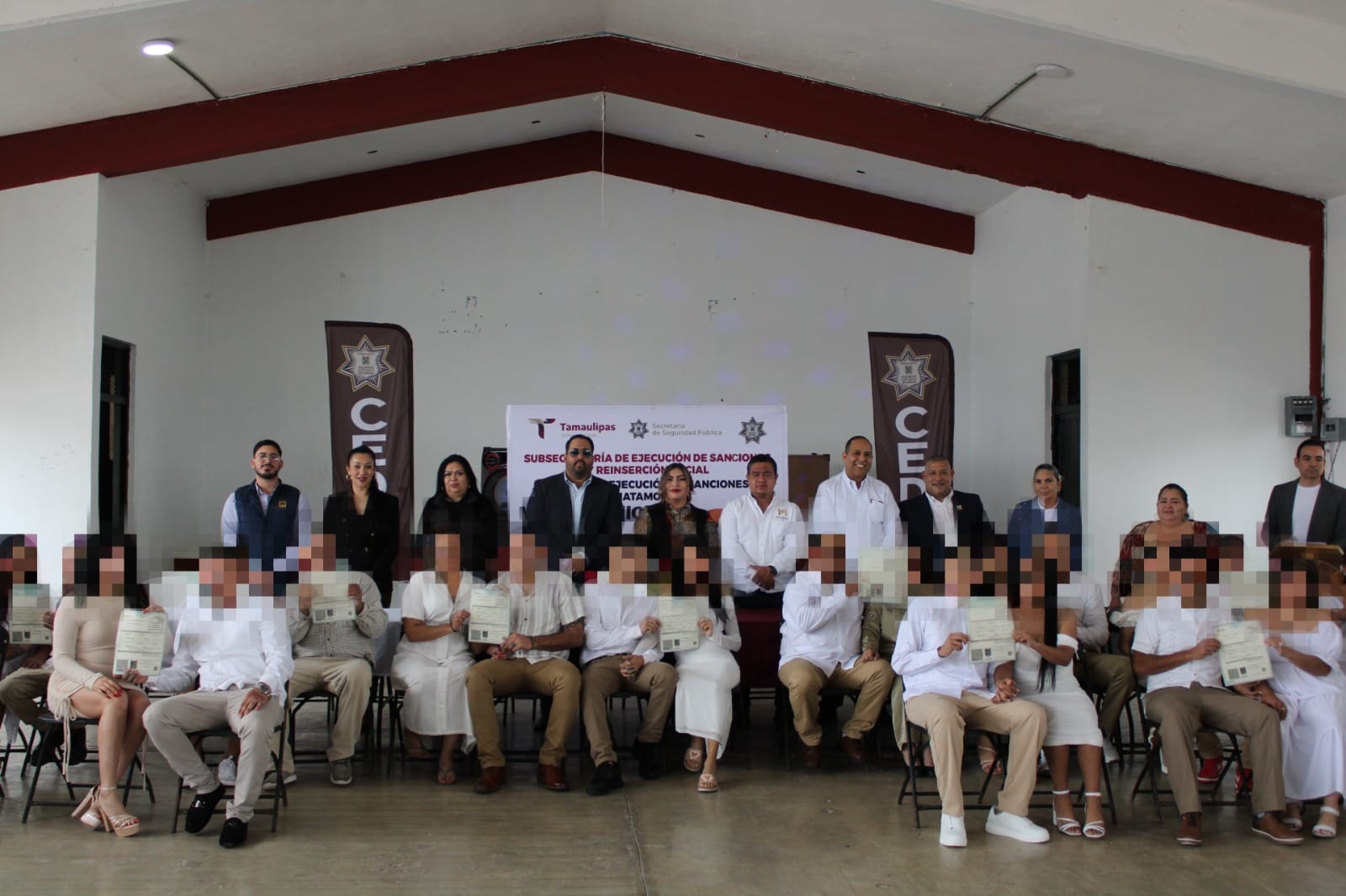 Formalizan su unión 13 parejas en el CEDES de Matamoros