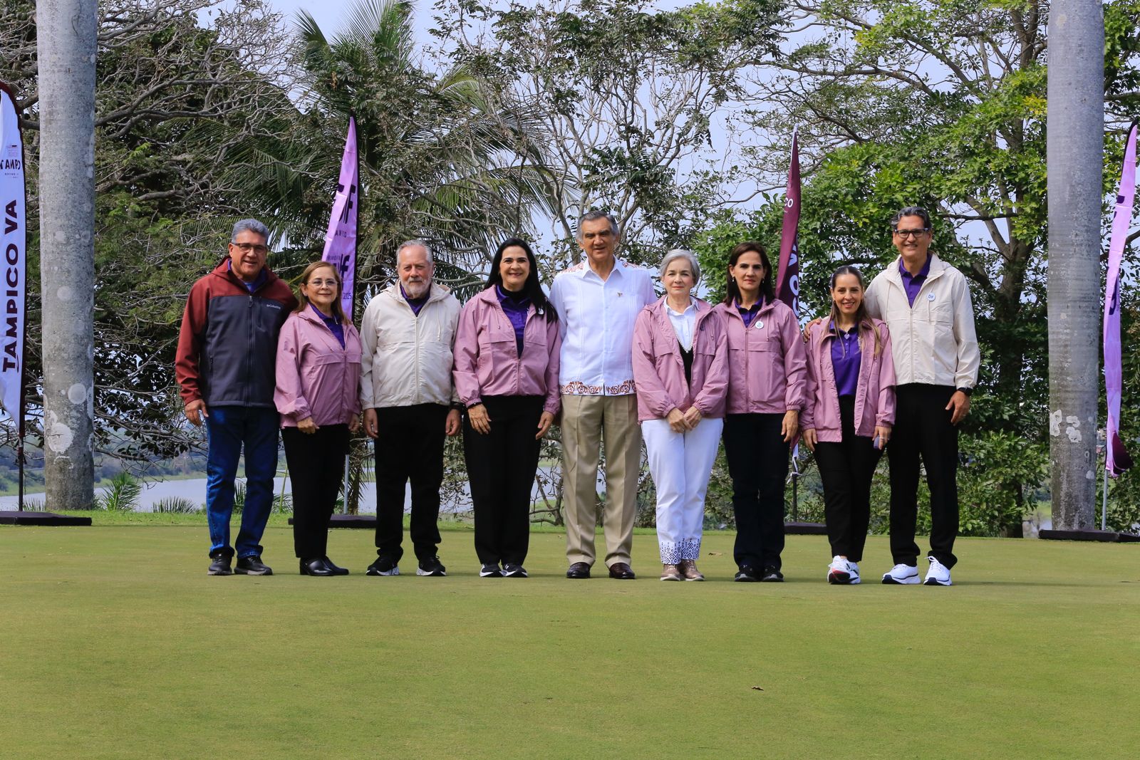 Premia gobernador Américo Villarreal a ganadores de Torneo de Golf DIF Tampico 2025