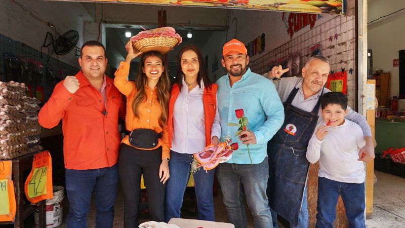 Representantes de MC recorren las calles con propuestas