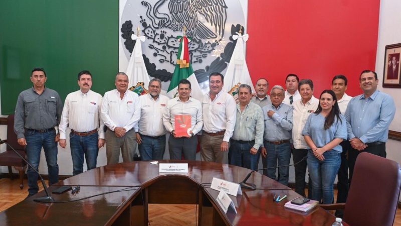 Acuerdan Municipio y CMIC seguir trabajando por Victoria.