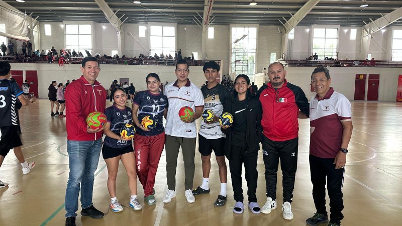 Entrega INDE Tamaulipas material deportivo a preselecciones