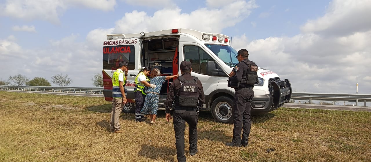 Guardia Estatal brinda auxilio a ciudadana de la tercera edad