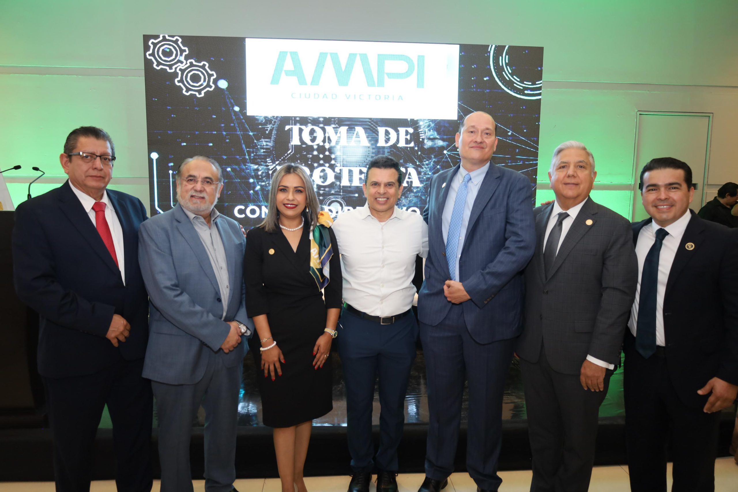 Se compromete Lalo Gattás a trabajar en equipo con el sector inmobiliario