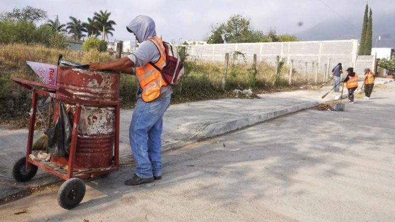 Intensifica Municipio limpieza y bacheo de principales avenidas