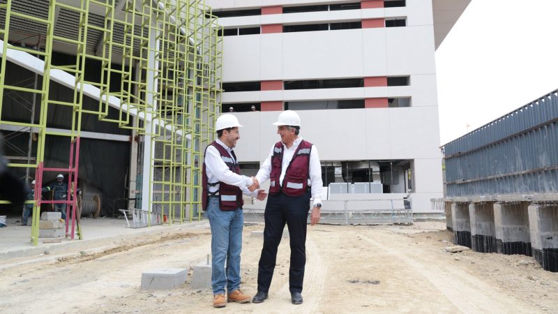 Constatan Américo Villarreal y Martí Batres obra del nuevo hospital del ISSSTE en Tampico