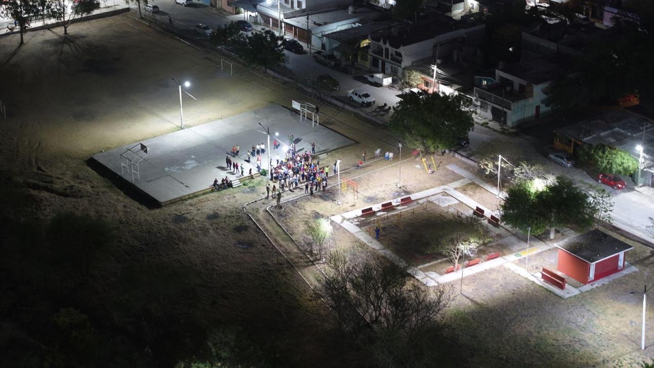 Reinstalan alumbrado en la avenida Venus de la Satélite 2