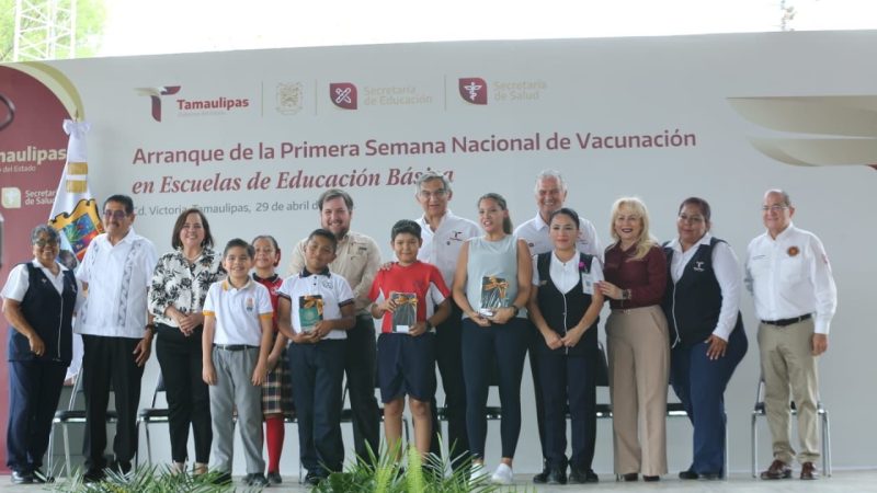 Pone en marcha Américo campaña de vacunación en escuelas y entrega tabletas a niñas y niños