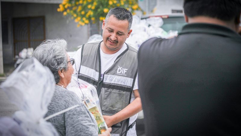 Continúa DIF Tamaulipas entregando apoyos a familias afectadas por lluvias e inundaciones en la frontera