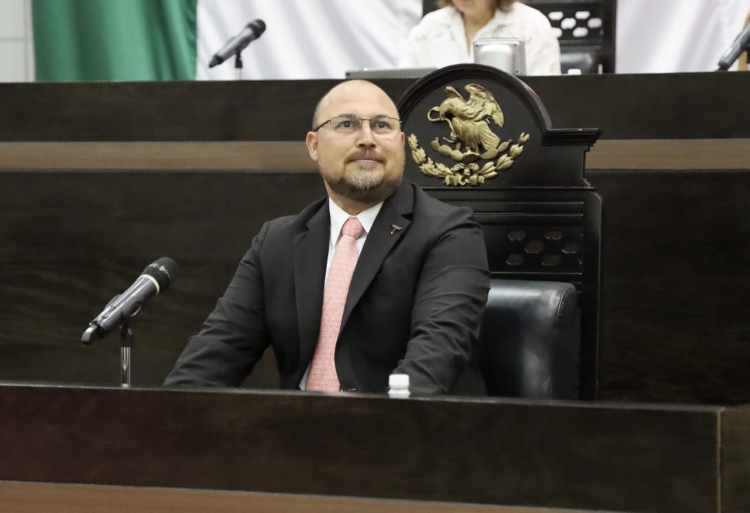 Este gobierno respeta, no dicta línea, no impone, no amenaza, no corrompe: Héctor Villegas