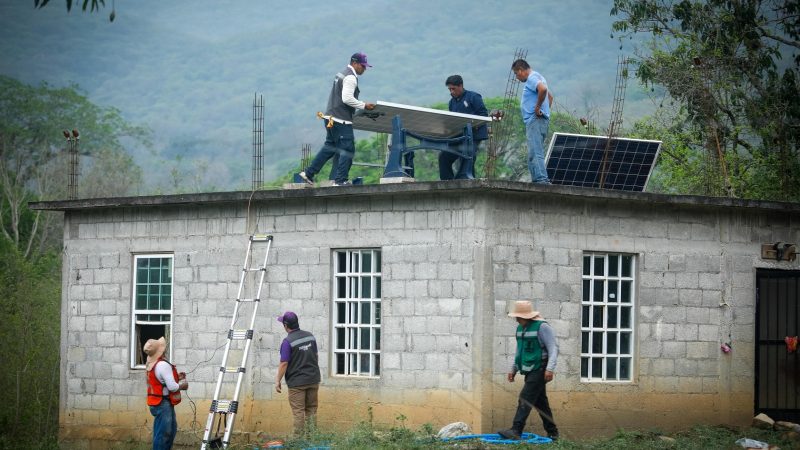 DIF Tamaulipas e IUSA instalan sistemas fotovoltaicos en comunidades rurales de Tamaulipas