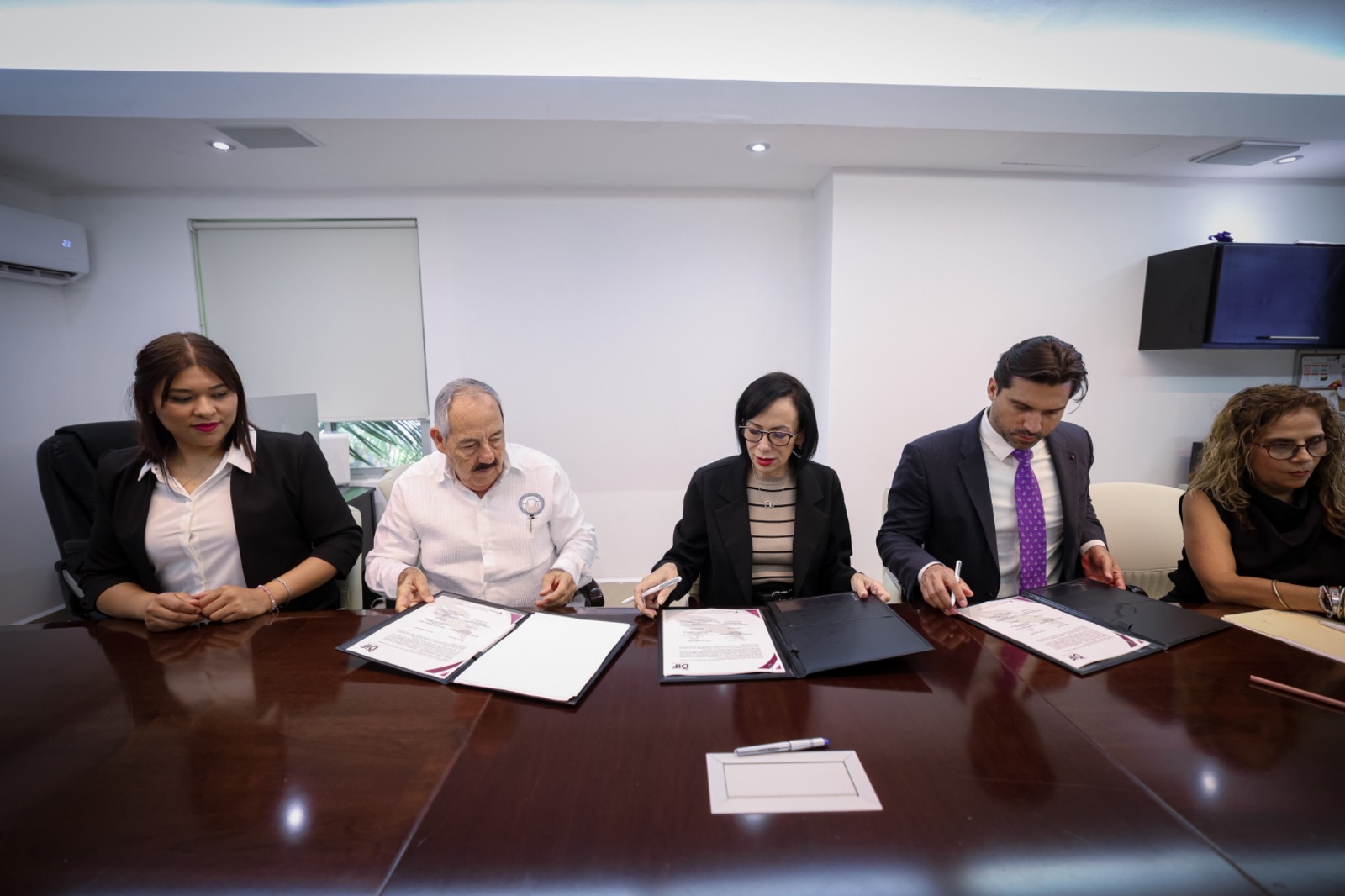DIF Tamaulipas y Colegio de Notarios firman convenio en beneficio de las familias más vulnerables
