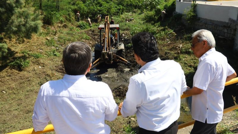 Supervisa Lalo Gattás funcionalidad del 100% de drenes pluviales