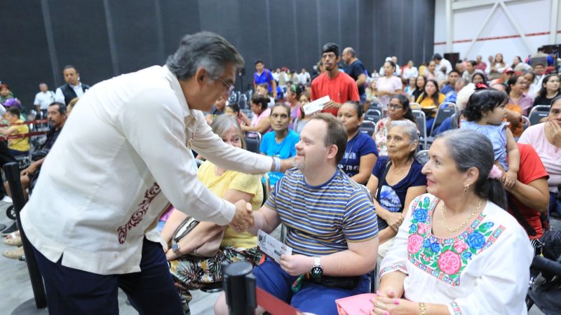 Encabeza Américo entrega de tarjetas de Pensión para el Bienestar a Personas con Discapacidad