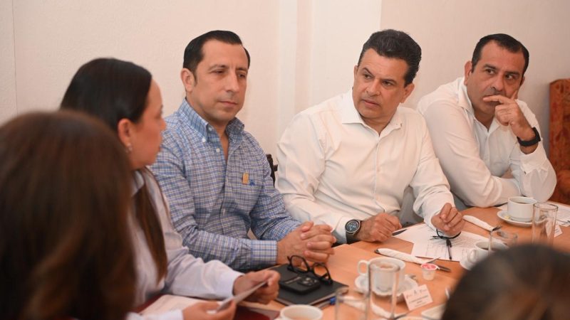 Estrechan lazos de colaboración Gobierno de Victoria y CANACO