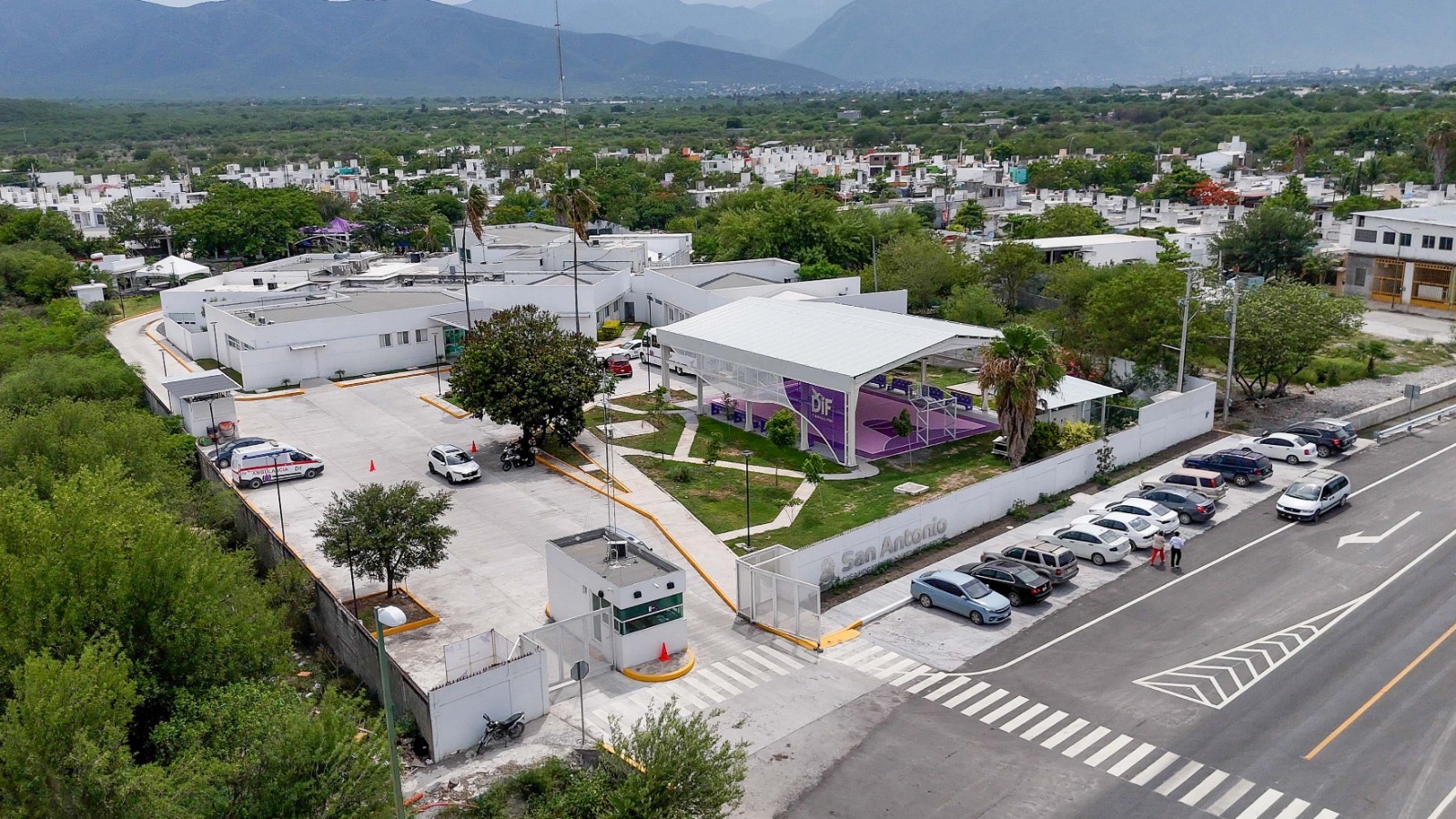 Entregan Américo y María de Villarreal la segunda etapa de la remodelación de Casa San Antonio