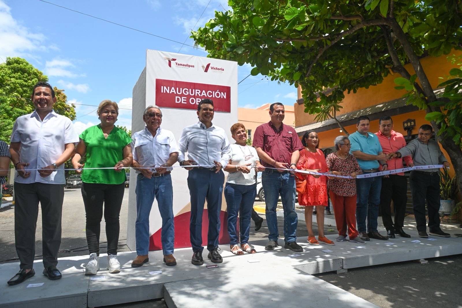 Entrega Municipio calle pavimentada en colonia México