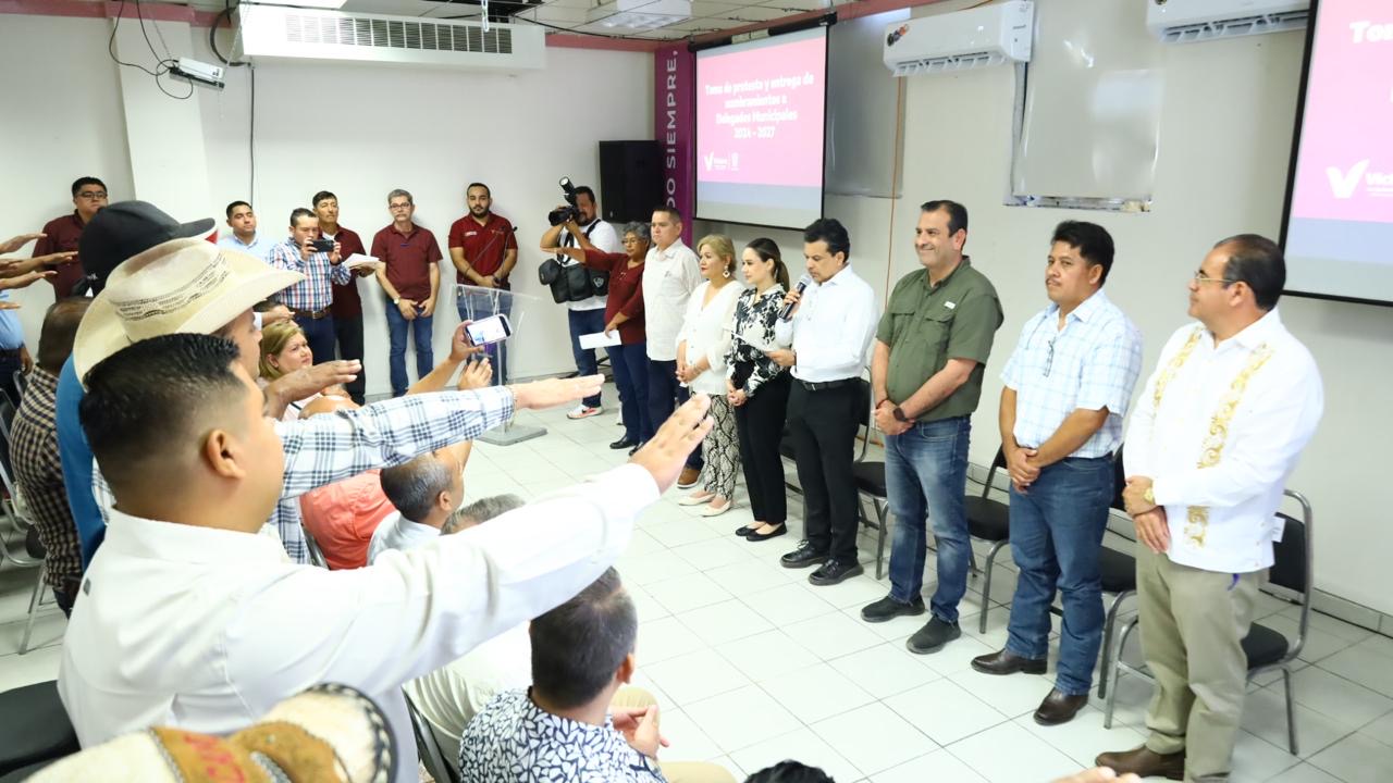 Entrega alcalde nombramientos a delegados ejidales