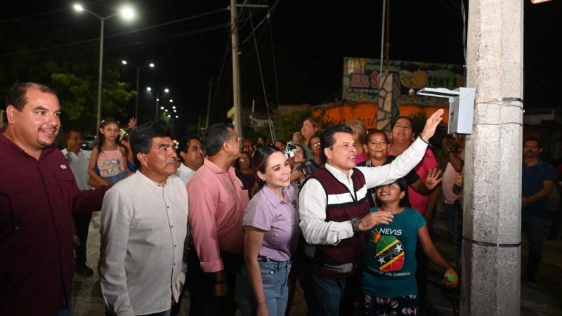 Moderniza Municipio red de alumbrado en la Simón Torres