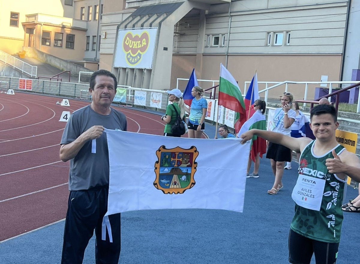 Alex “La Flecha” Avilés rompe récord mundial y se corona doble campeón en el Abierto Europeo de Atletismo para atletas con Síndrome de Down