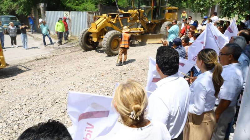De concreto hidráulico será calle de la Ampliación Simón Torres