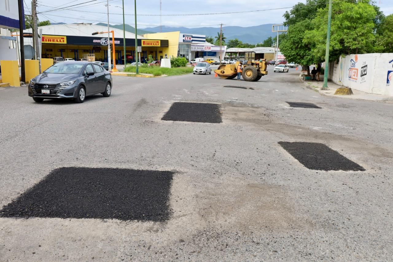 Avanza programa de bacheo en calles de la Capital
